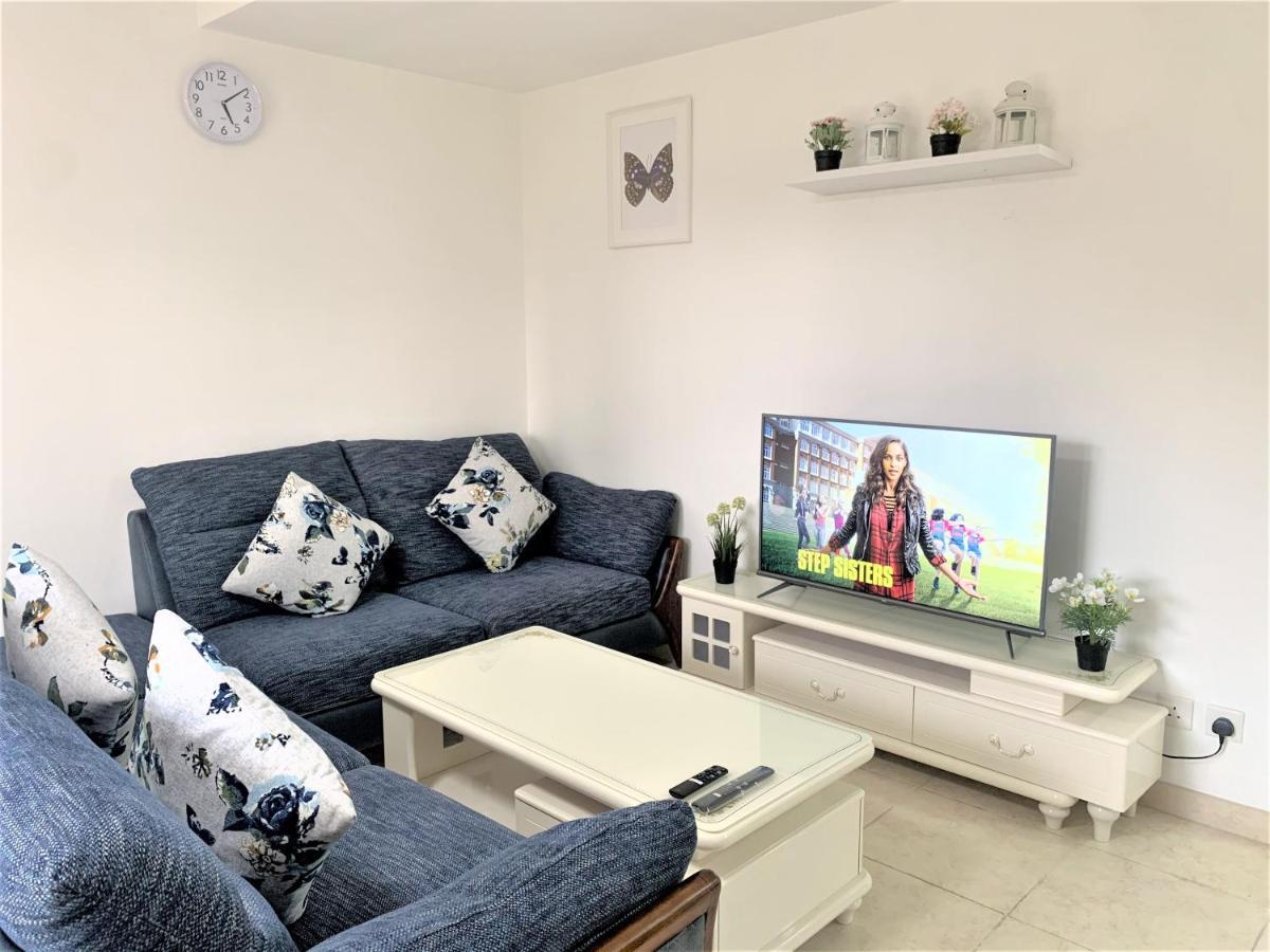 Mtr Tung Chung Near Airport Apartment, City Getaway, Pa Mei Village Tung Chung Hongkong Exterior foto